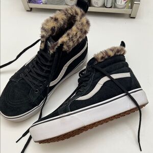 Vans all weather leopard faux fur lined Black Sneakers water proof women’s 8